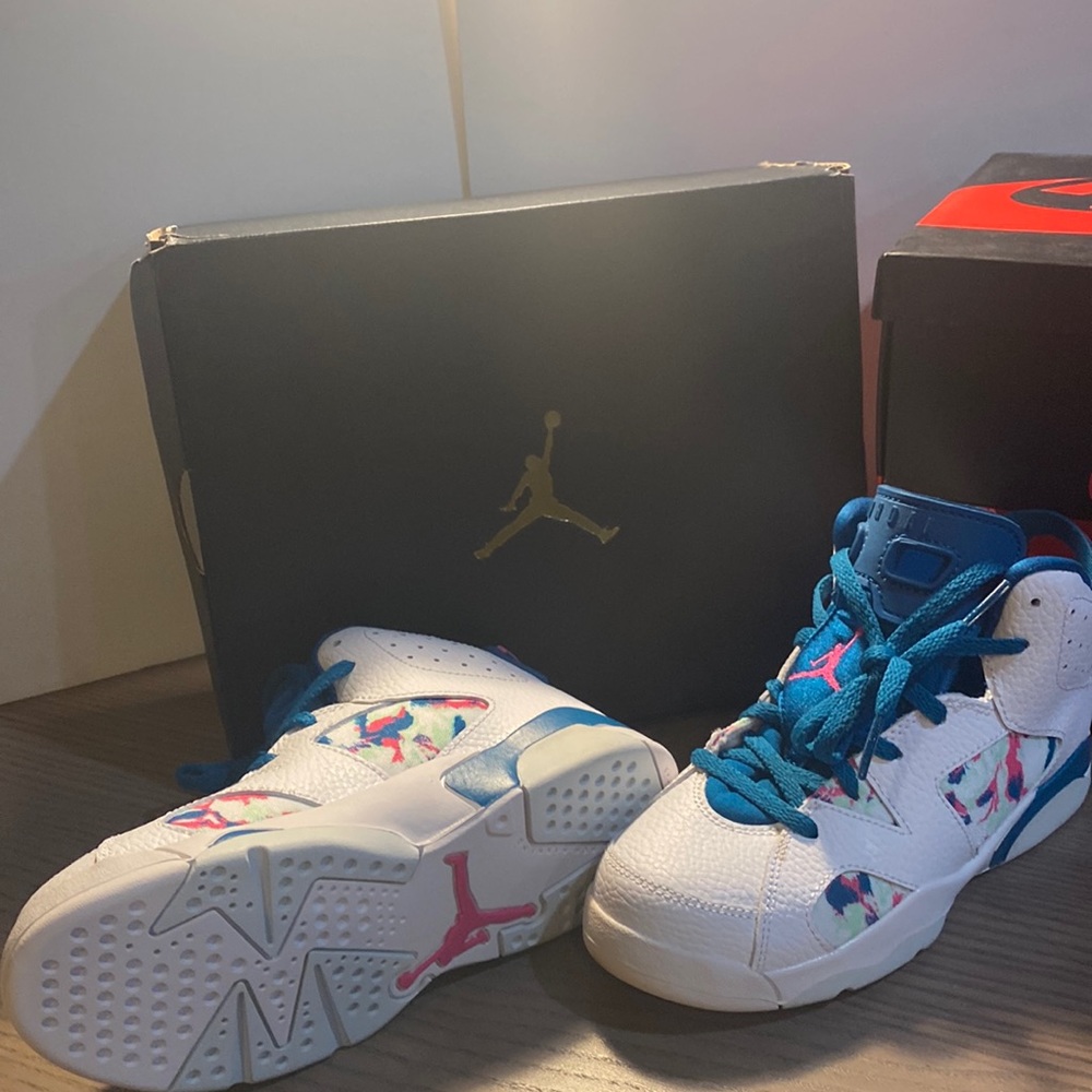 Brand New NIKE Air Jordan Hightop Sneaker